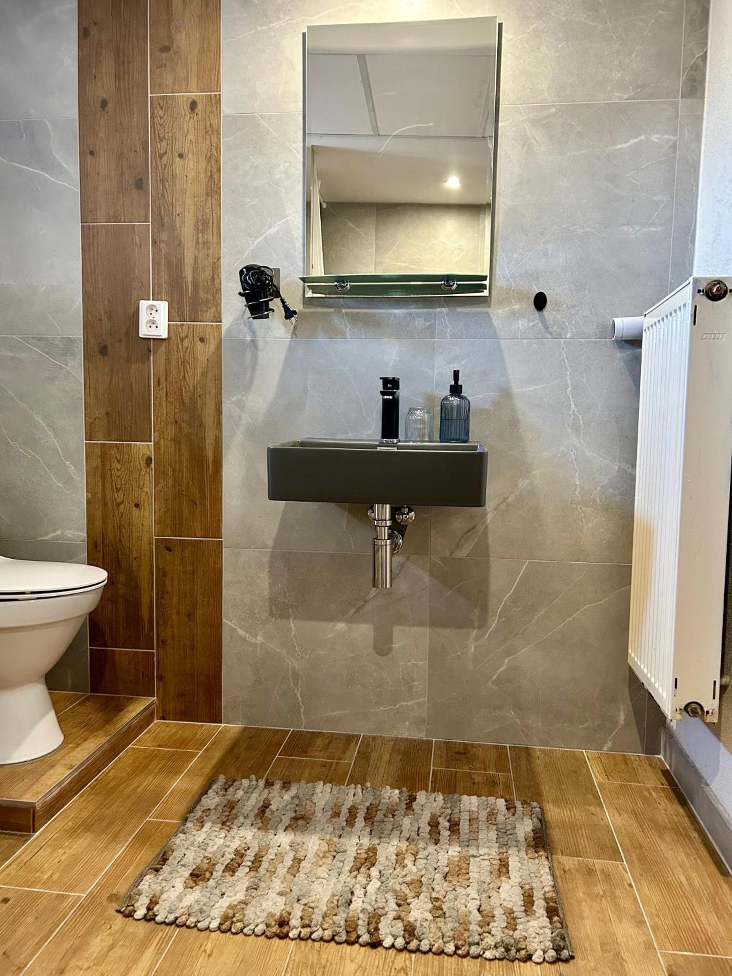 Apartman Velicka Vinaren ポプラト エクステリア 写真