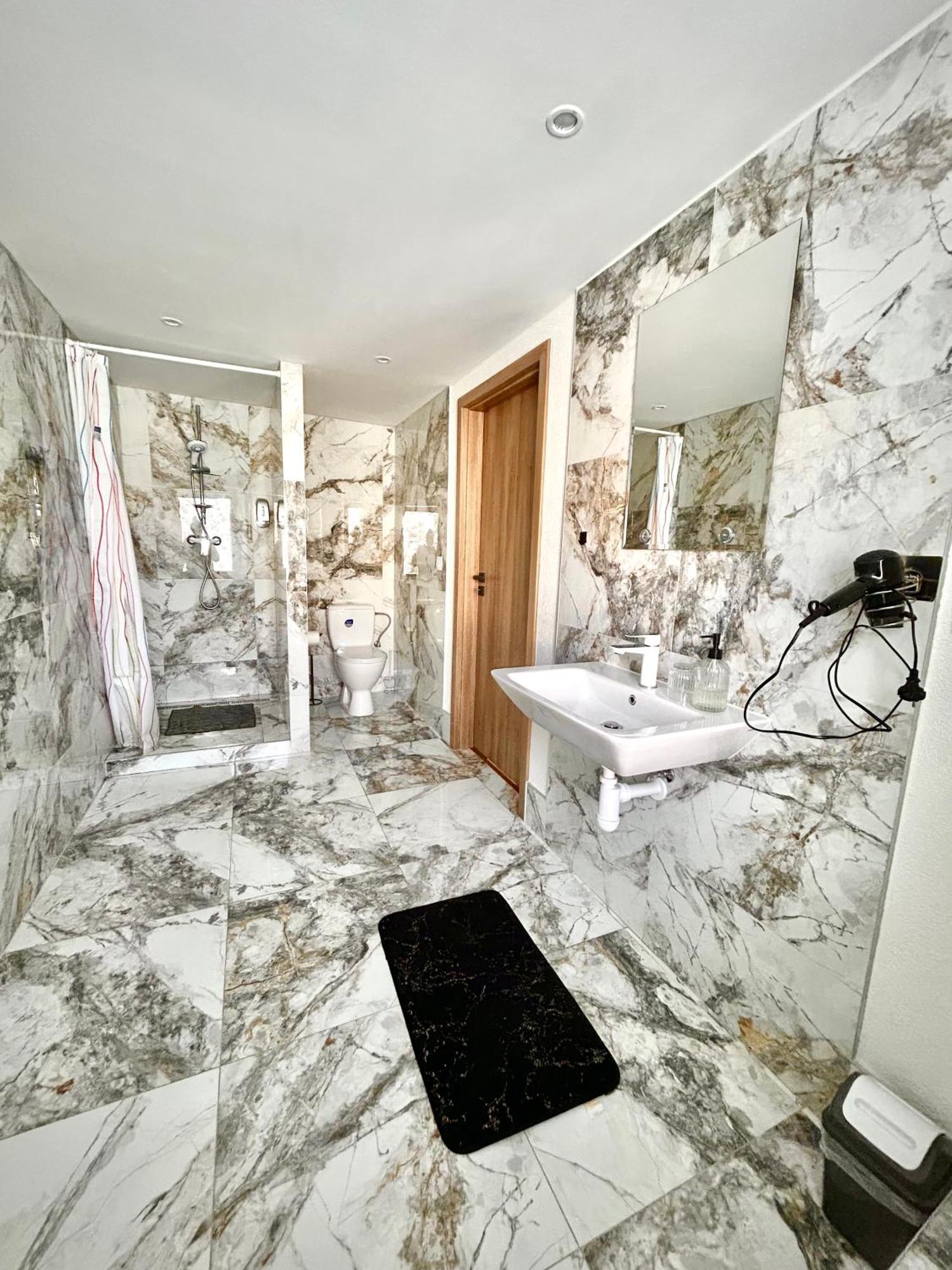 Apartman Velicka Vinaren ポプラト エクステリア 写真